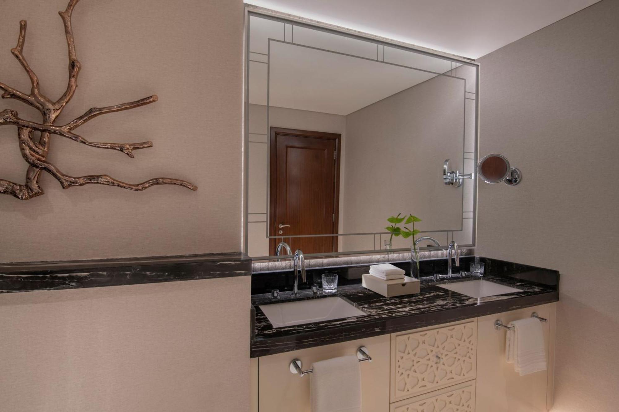 The St. Regis Marsa Arabia Island, The Pearl Qatar Hotel โดฮา ภายนอก รูปภาพ